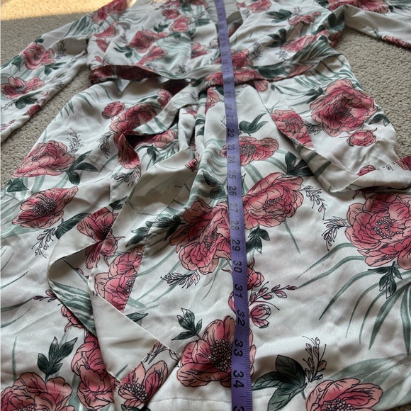 La Vie En Rose Pink and Green Floral Robe Intimates - Picture 6 of 8